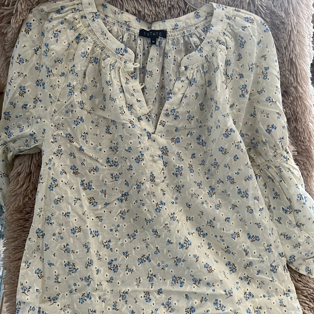 1 State floral print eyelet blouse, size Medium